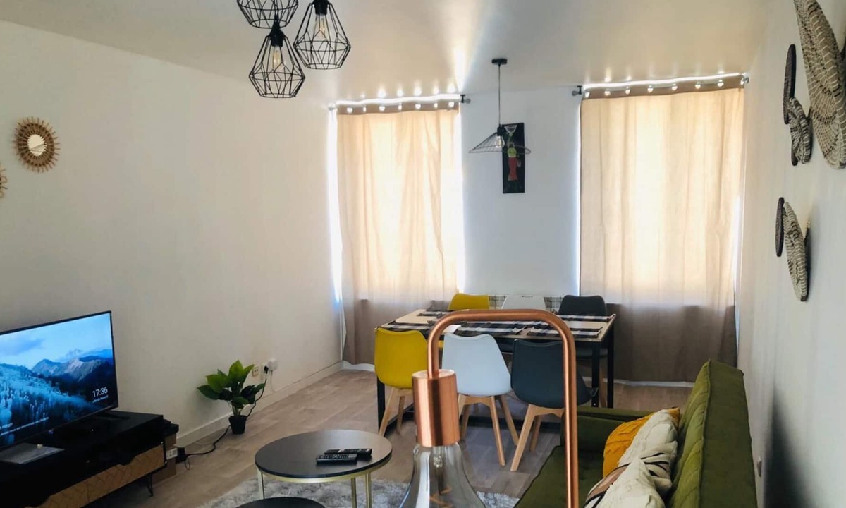Sedan Apartment | LE DUPLEX ESTHER WIFI FREE PARKING all along the street