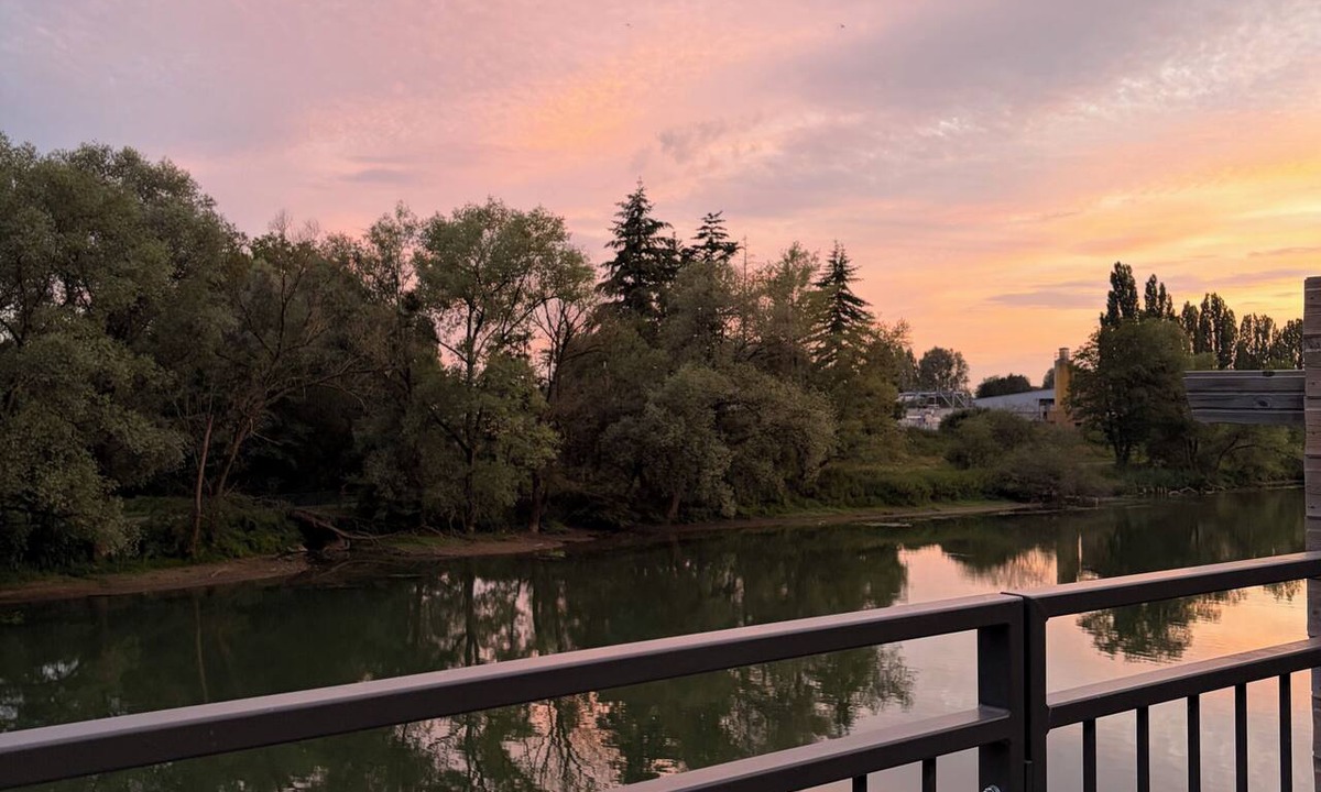 Floing Apartment | Le Gaulier - Apartment on the banks of the Meuse (Air Conditioning)