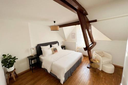 Chablis House | Le Gite de la Poterne, avec terrasse sur rivière