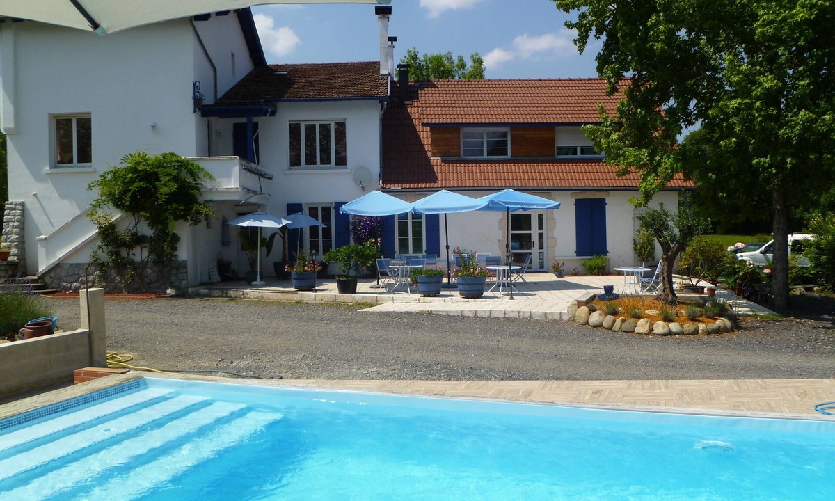 Lourdes House | Le Gîte de Merete with SPA, wheelchair accessible, 8-14 people