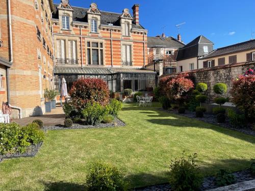 Chalons-en-Champagne Villa | Le Jardin d'Hiver