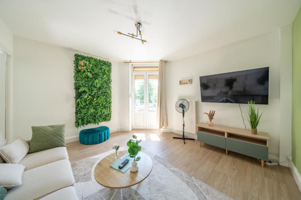 Homecourt Apartment | Le Julie -Spacieux - 5 pers' - 3 beds - Gare 500m