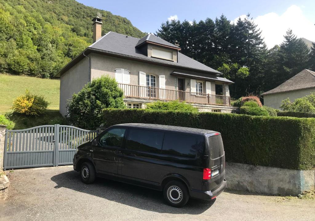 Esquieze-Sere House | Le Lacaret