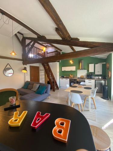 Verdun Apartment | Le Nid Paisible