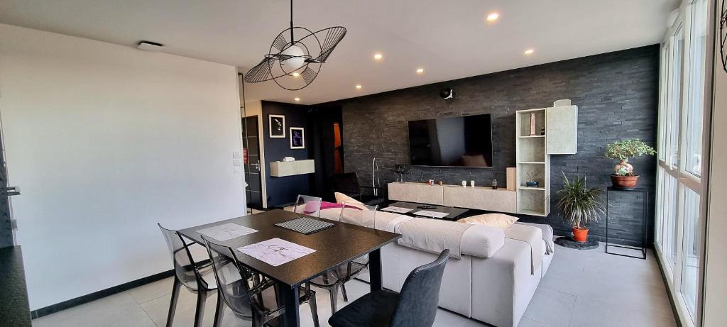 Troyes Apartment | Le Perchoir, High-end & Panoramic View