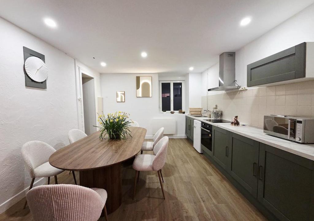 Celles-sur-Plaine Apartment | Le petit domaine de Leo L ecureuil appartement cosy avec jardin privatif