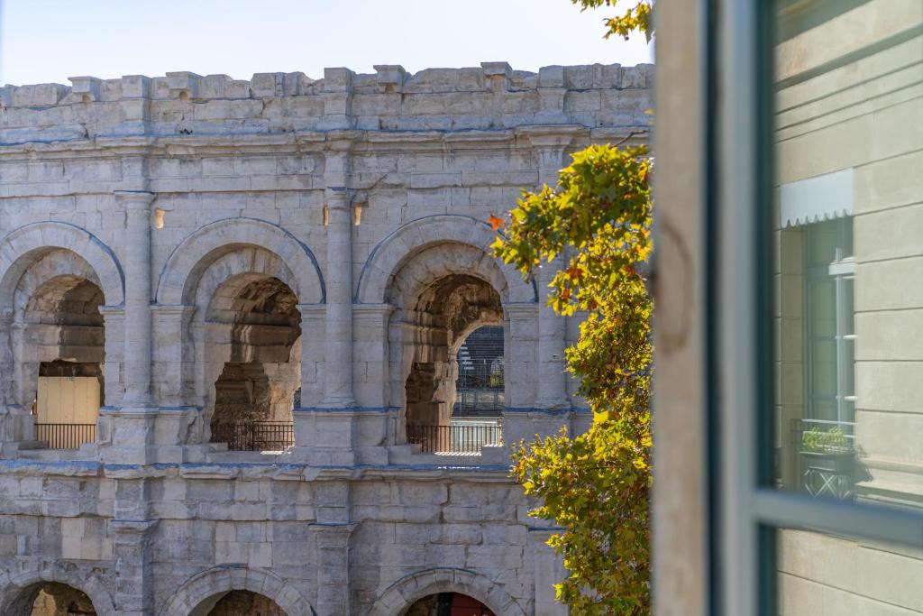 Nimes City Centre Apartment | Le plus beau balcon des Arènes