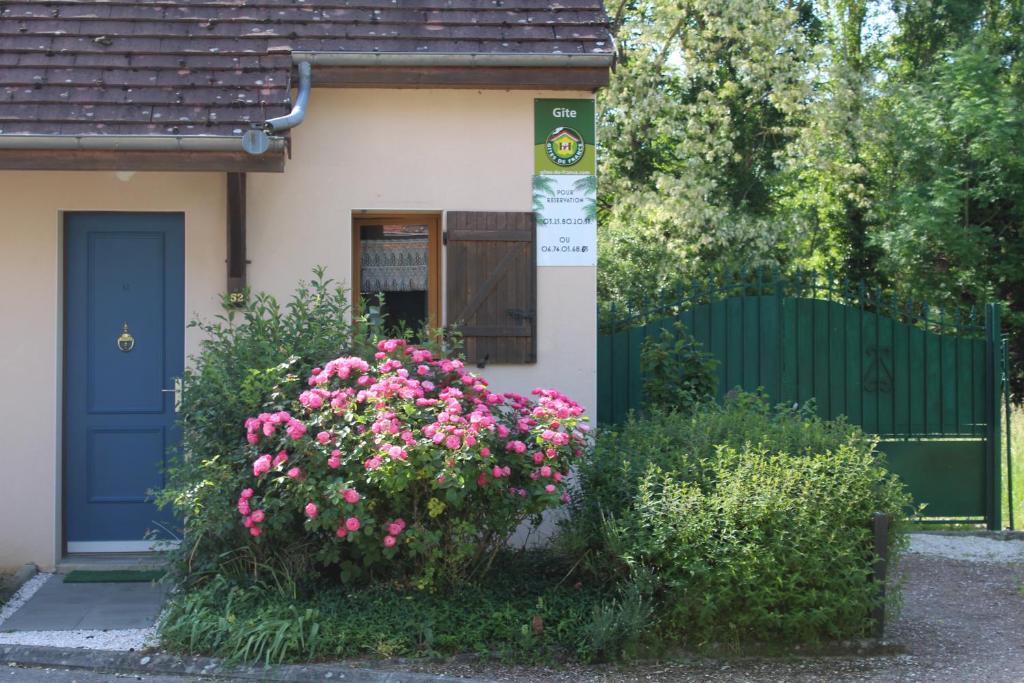 Mesnil-Saint-Pere House | Le Port Mesnil