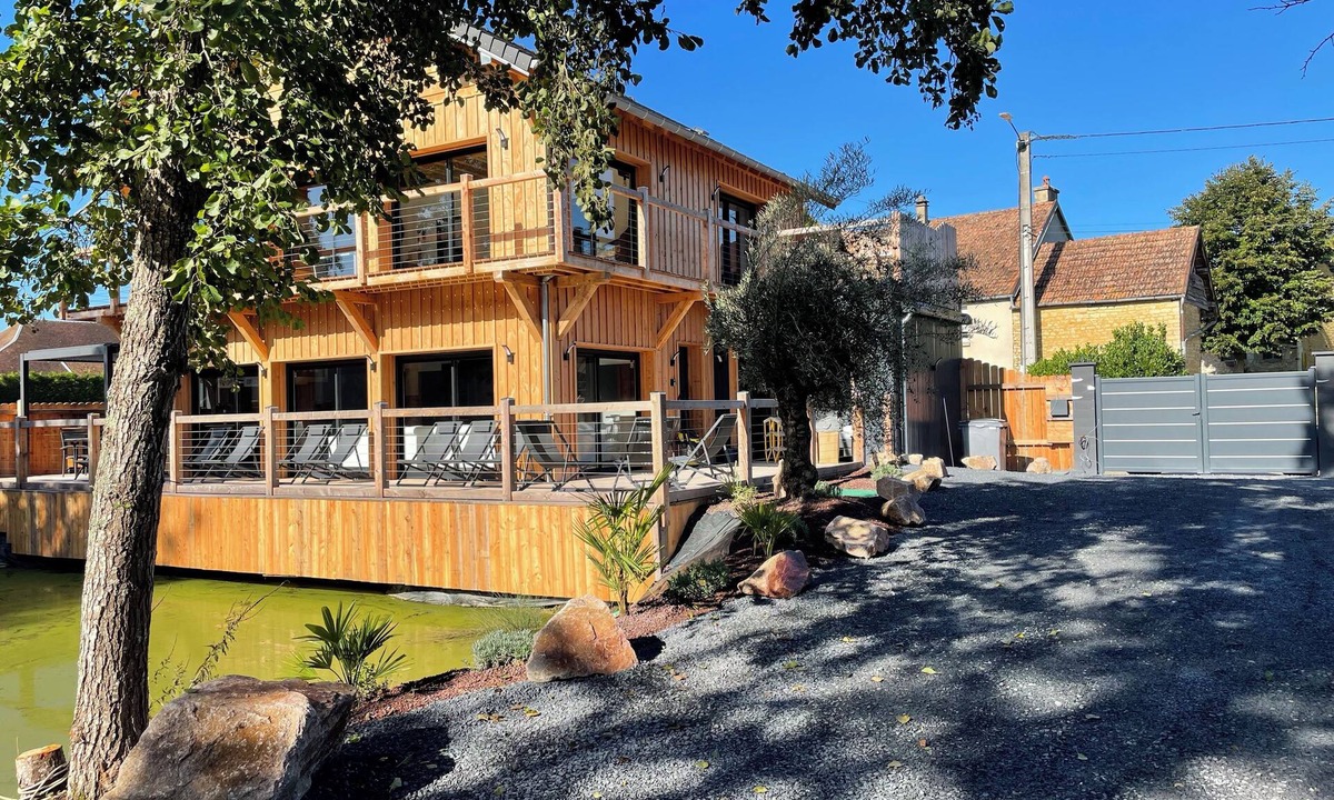 Villy-en-Trodes Ski Chalet | Le Prestige des Lac chalet Spa sauna games