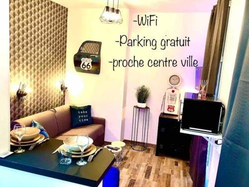 Sens Apartment | Le Road 66, proche centre ville, parking gratuit.