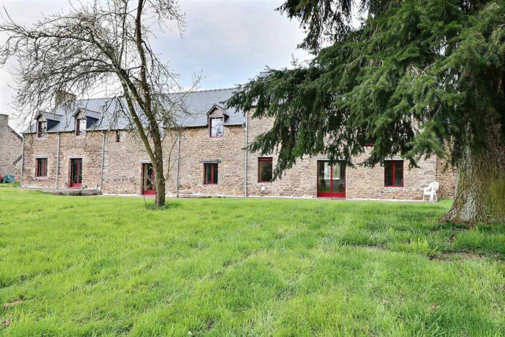Miniac-Morvan House | Le rocher 2