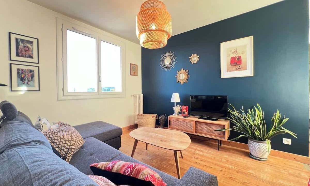 Toulouse Left Bank Apartment | Le Voyageur T2 vue Garonne Saint-Cyprien