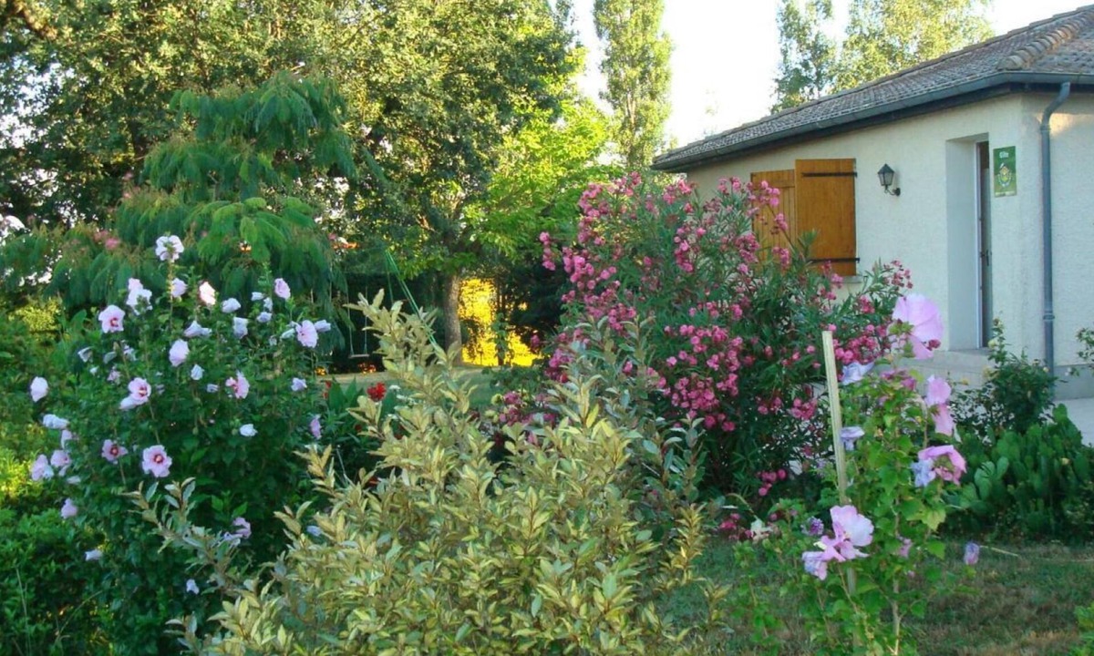 Montvalen House | Les Barreaux - MONTVALEN