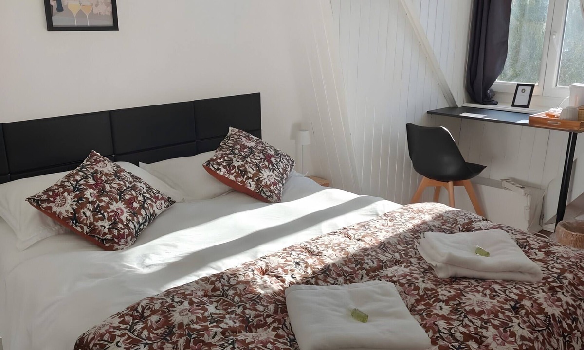 Epinal Bed & Breakfast | Les Bulles B&B Guest Room – Double Room with Wi-Fi