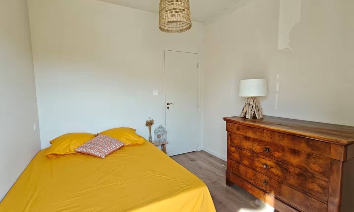 Vions Apartment | Les Granges du Canal Charming accommodation with a view and access to the canal
