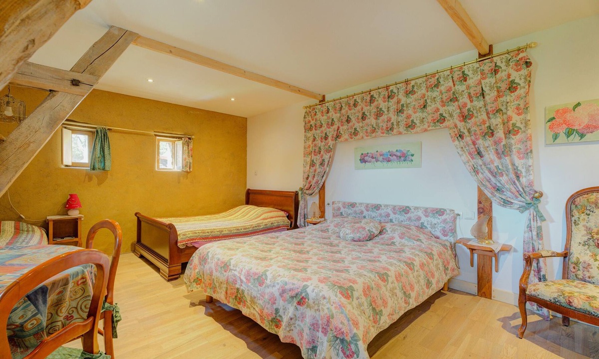 Boisgervilly Bed & Breakfast | 'Les Hortensias Roses' Guest Room