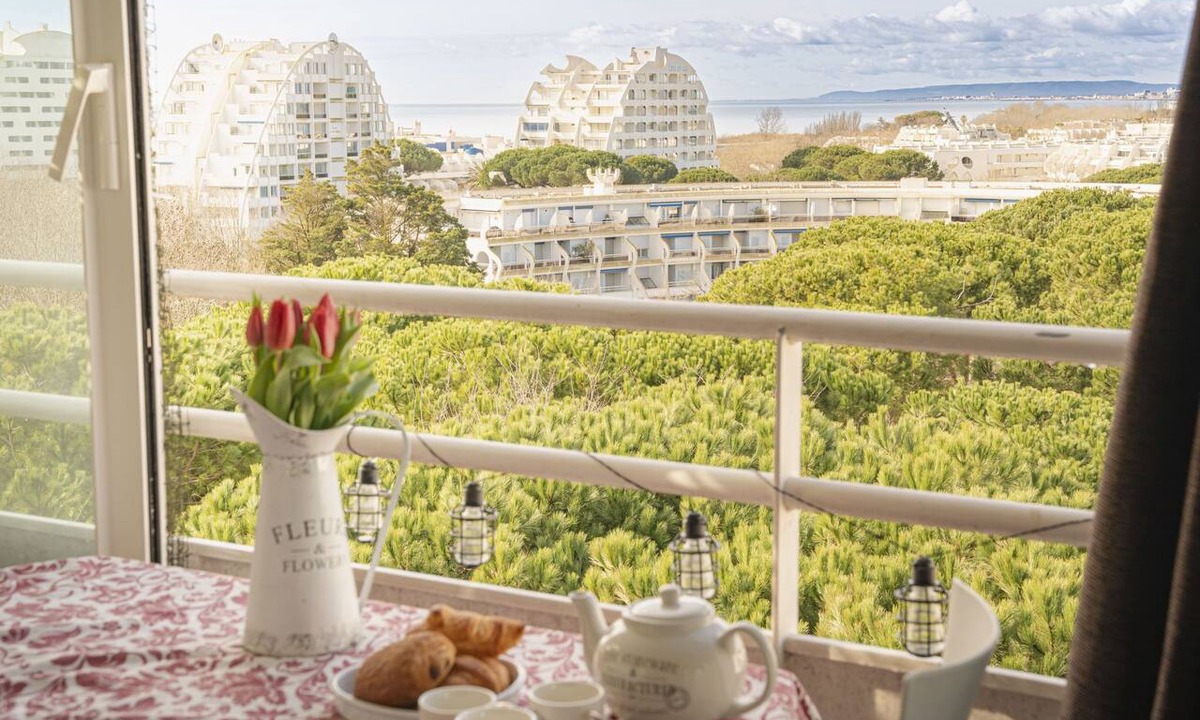 Le Couchant Apartment | Les Jardins du Couchant by Interhome