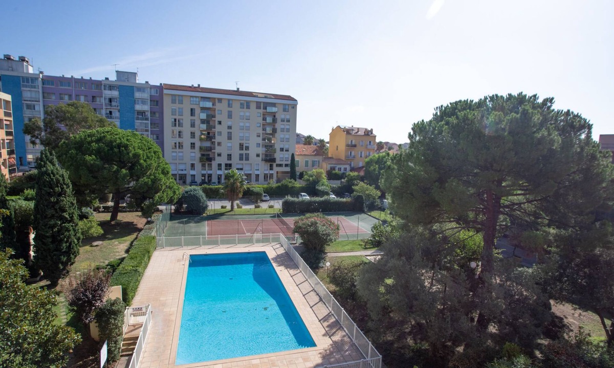 Hyeres City Centre Apartment | Les Jardins du Luxembourg by Interhome