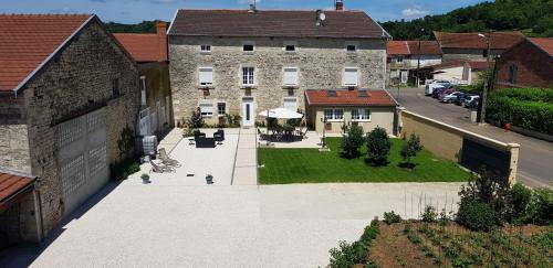 Chamouilley House | Les Lilas Roses