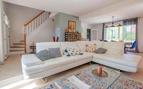 Saint-Julien-les-Villas House | Les lys