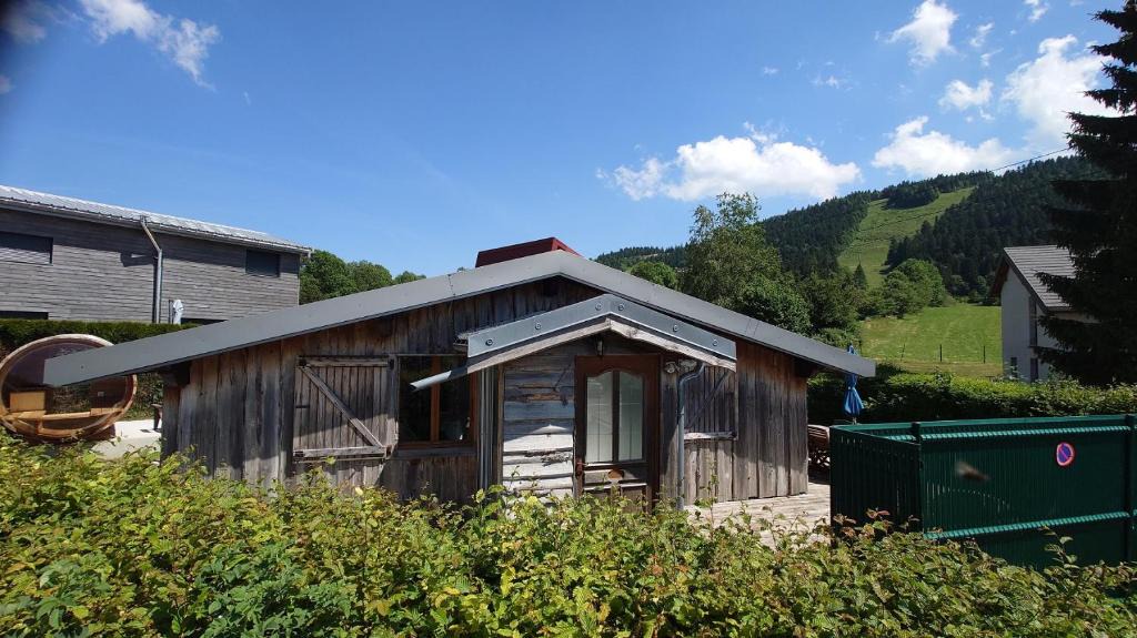 Metabief Ski Chalet | Les pagotins de Garance, Chalet Jura 39, avec sauna panoramique, Meublé classé 4 étoiles