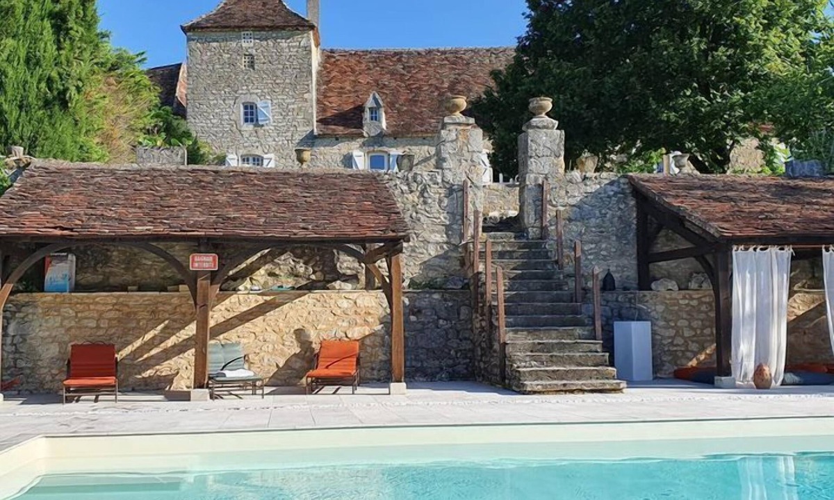 Laval Bed & Breakfast | Les Pierres Lotoises
