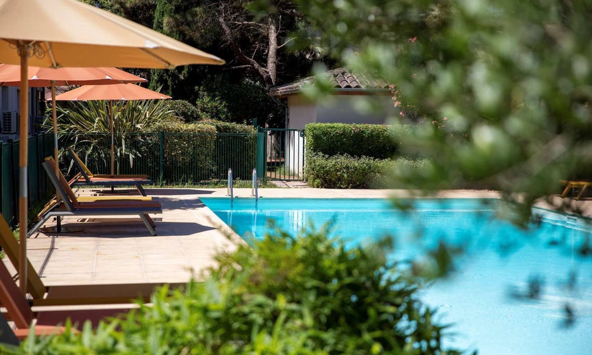 Tournefeuille House | Les Pins Galants