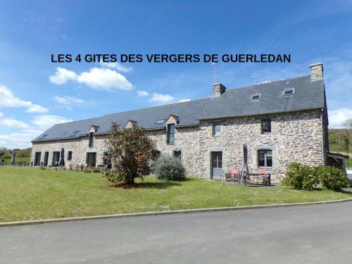 Mur-de-Bretagne House | LES REINETTES - Les Vergers de Guerlédan