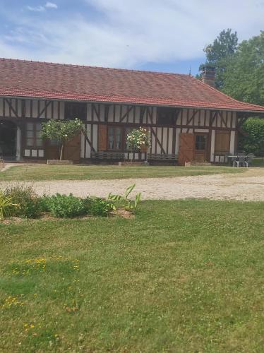 Onjon House | Les Rosiers
