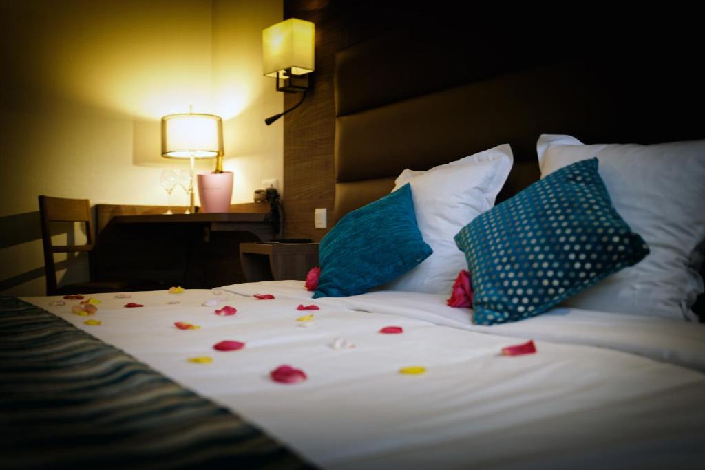 Matougues Hotel | Logis Auberge Des Moissons