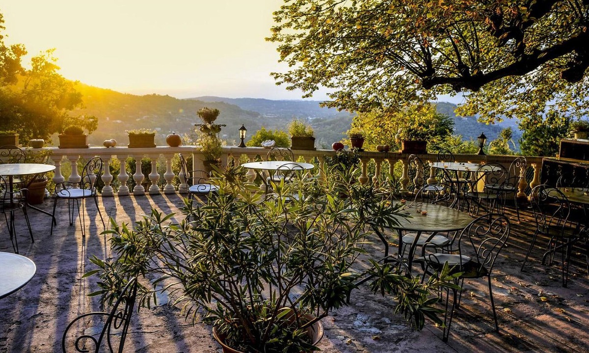 Grasse Hotel | Logis hôtel la Bellaudière