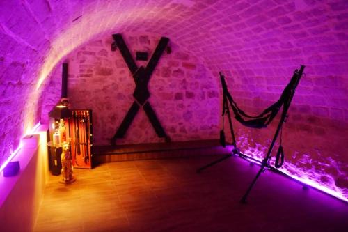 Centre Erlon Apartment | Love Room & Speakeasy