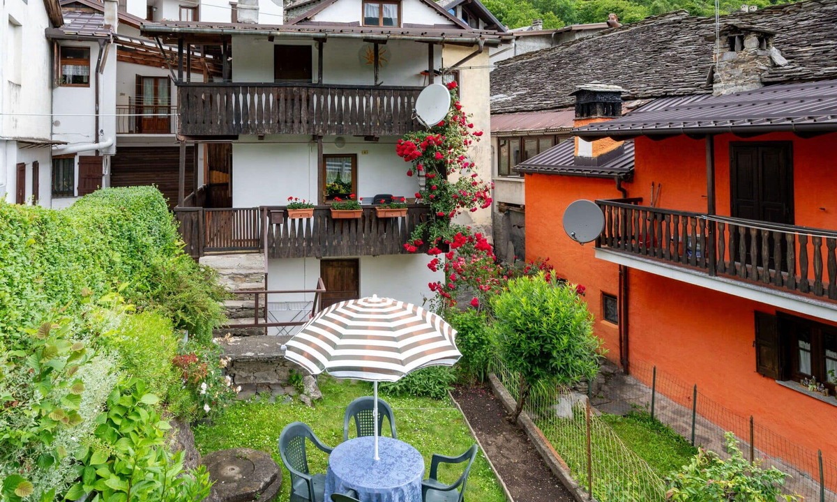 Molini Apartment | Lovely apartment for 5 people with WIFI, TV, balcony and pets allowed