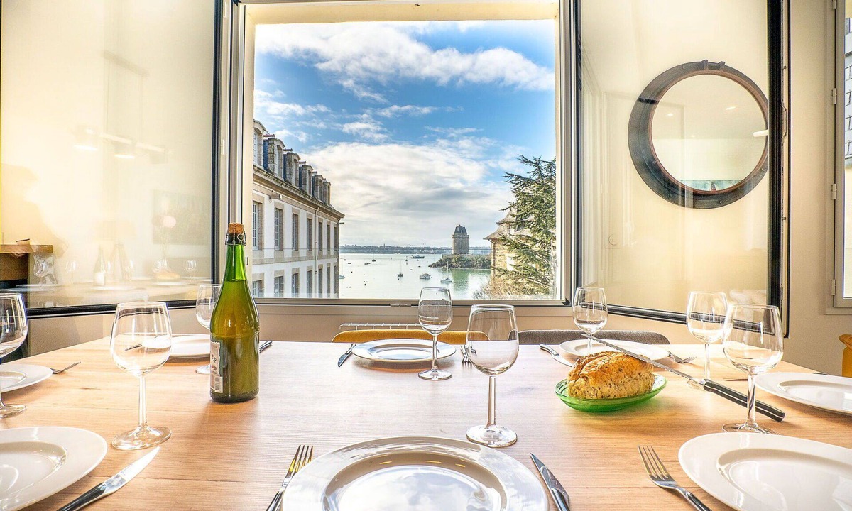 Saint-Servan Apartment | Lovely apartment for 8 guests with WIFI and TV