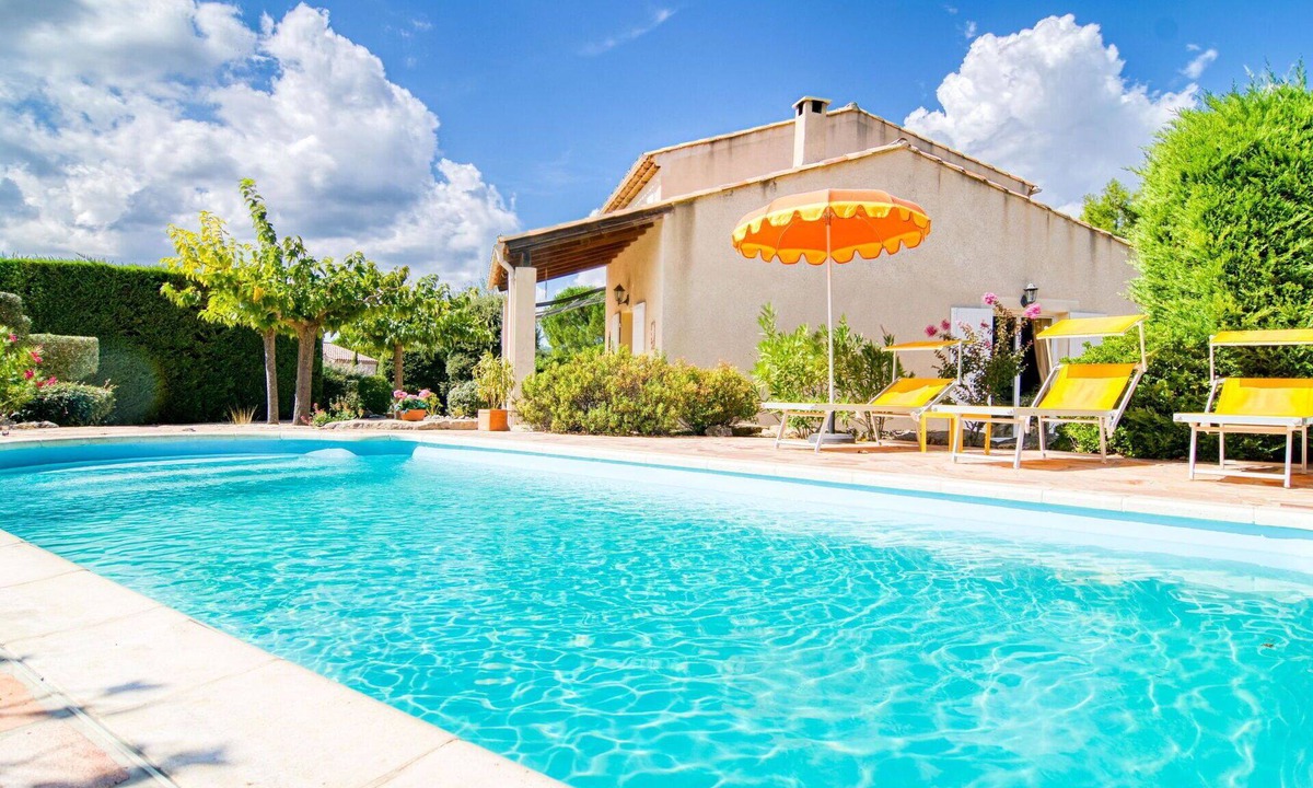 Nans-les-Pins Apartment | Lovely apartment for 8 people with WIFI, private pool, TV and terrace