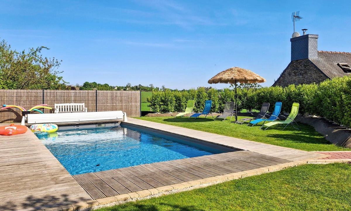 Canihuel House | Lovely home in Canihuel with heated swimming pool