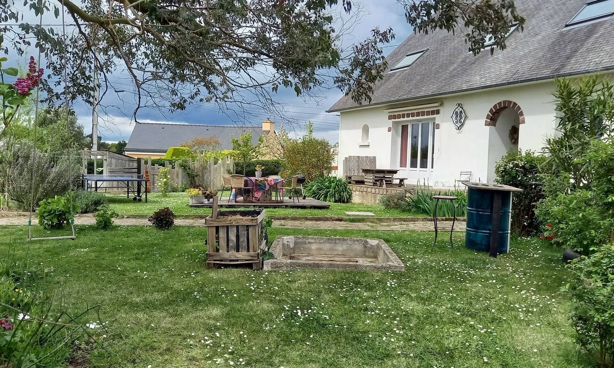 Binic-Etables-sur-Mer House | Lovely renovated single-storey house with garden.