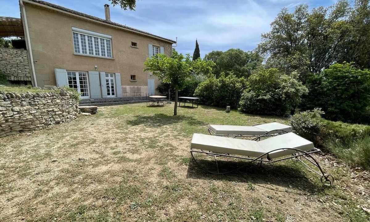 Saumane-de-Vaucluse House | Luberon spacious 100 m2 swimming pool garden parking jacuzzi sauna