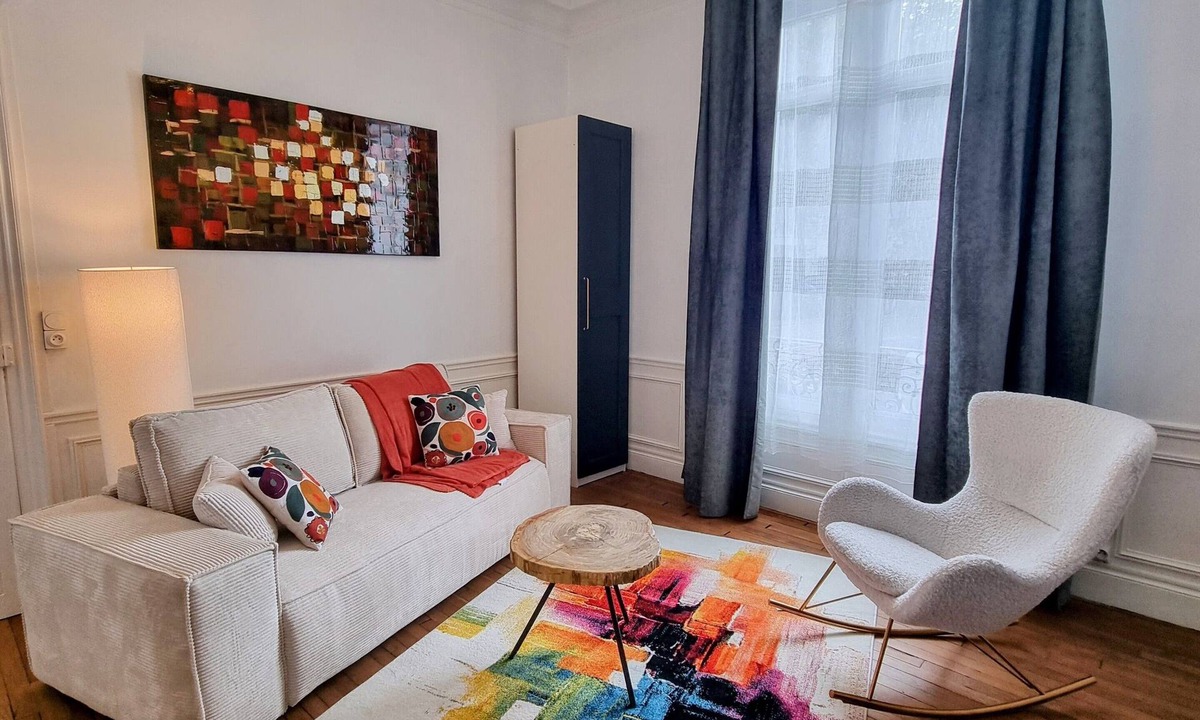Troyes Apartment | Luxurious apartment with a veranda, city center