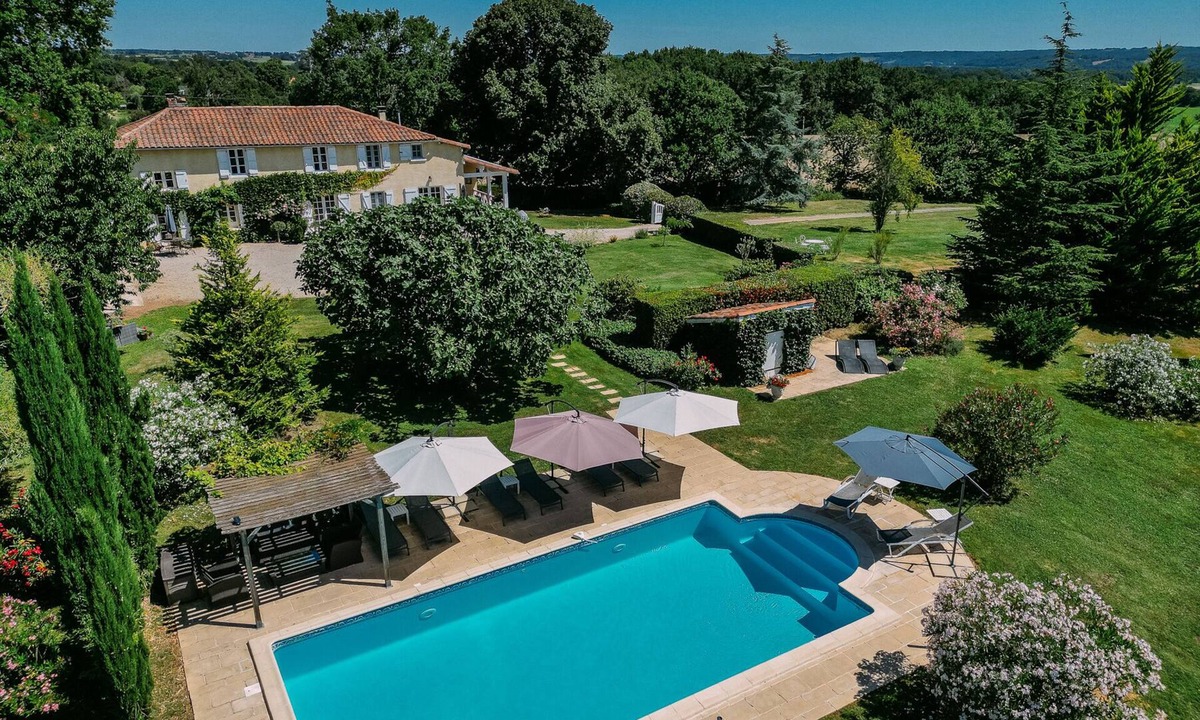 Mont-de-Marrast House | Luxury farmhouse with private pool and amazing mountain views.