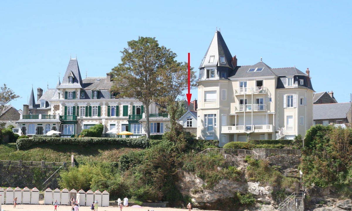Saint-Lunaire House | Luxury house + pool, 50 m from sea in quiet romantic villa area near local shops