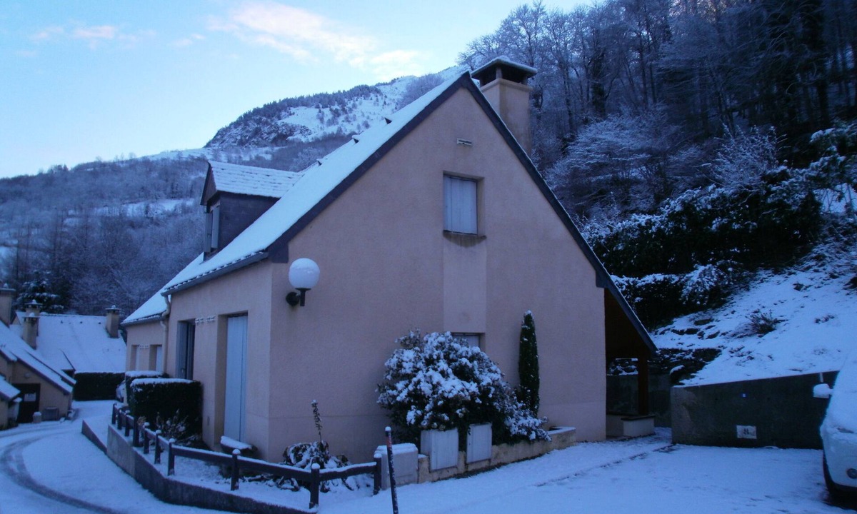 Luz-Saint-Sauveur House | Luz-Saint-Sauveur – Cozy Home with Fireplace, Terrace, Pyrenees View, Near Gavarnie