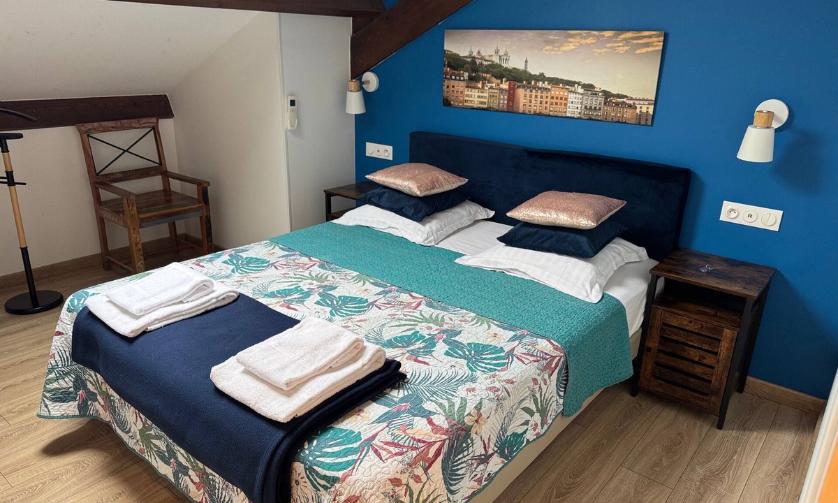 Saint-Rambert Bed & Breakfast | Lyon Mon Amour - St-Nizier Room