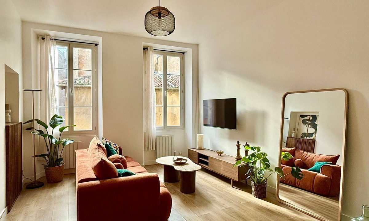 Old Town Apartment | Magnificent 2-room apartment - Vieux Nice