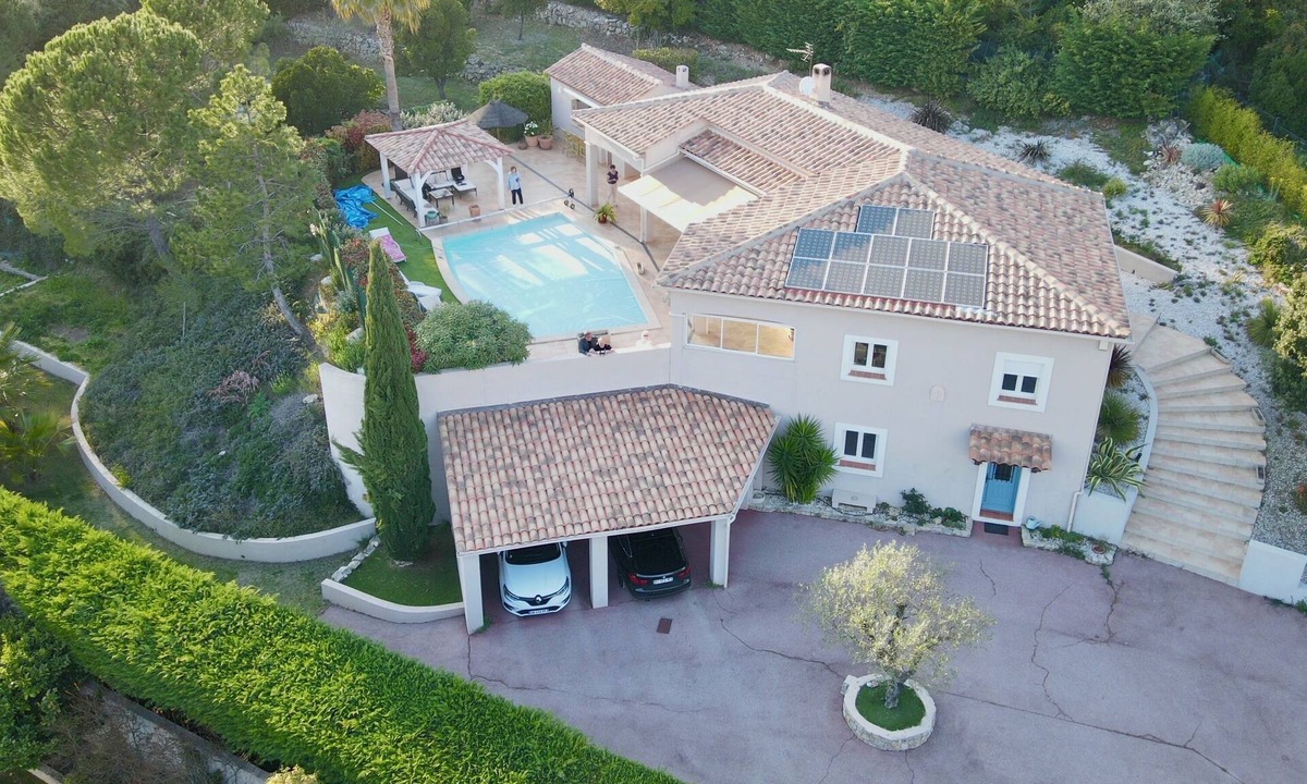 La Roquebrussanne Villa | Magnificent villa in Provence verte with swimming pool