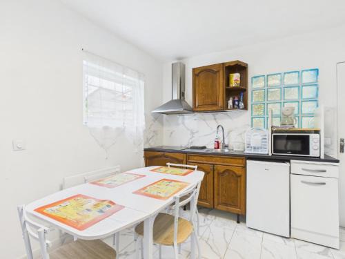 Romilly-sur-Seine House | Maison Appartement CARPE DIEM Jardin Privatif