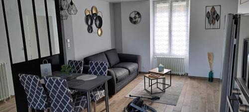 Tours-sur-Marne House | Maison Au 14