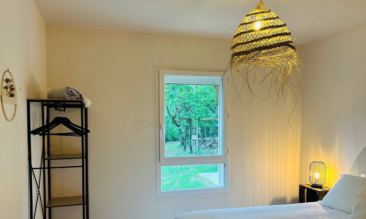 Le Montat House | Maison Avec Piscine et Boulodrome en Harmonie Avec la Nature