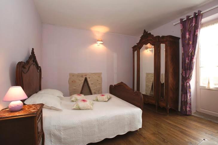Assier House | Maison d'Hotes Orlaya