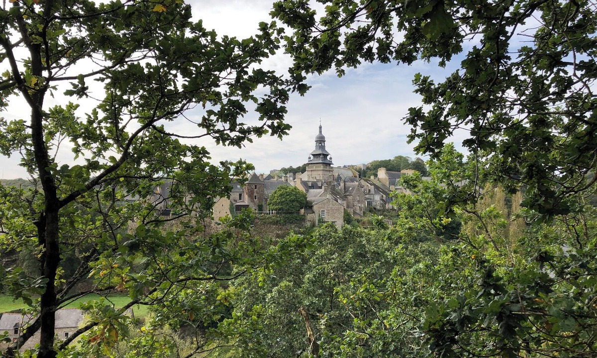 Henon House | MAISON DE MAITRE, SLEEPS 6, CHARM & CHARACTER IN THE HEART OF MEDIEVAL TOWN